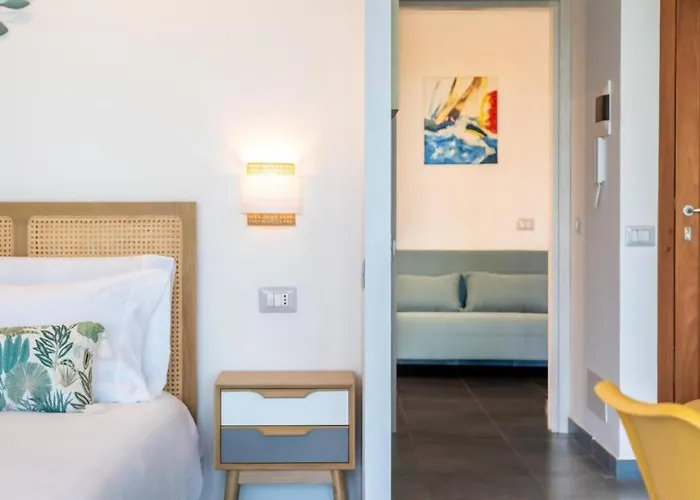 Baia Amuri * 陶尔米纳